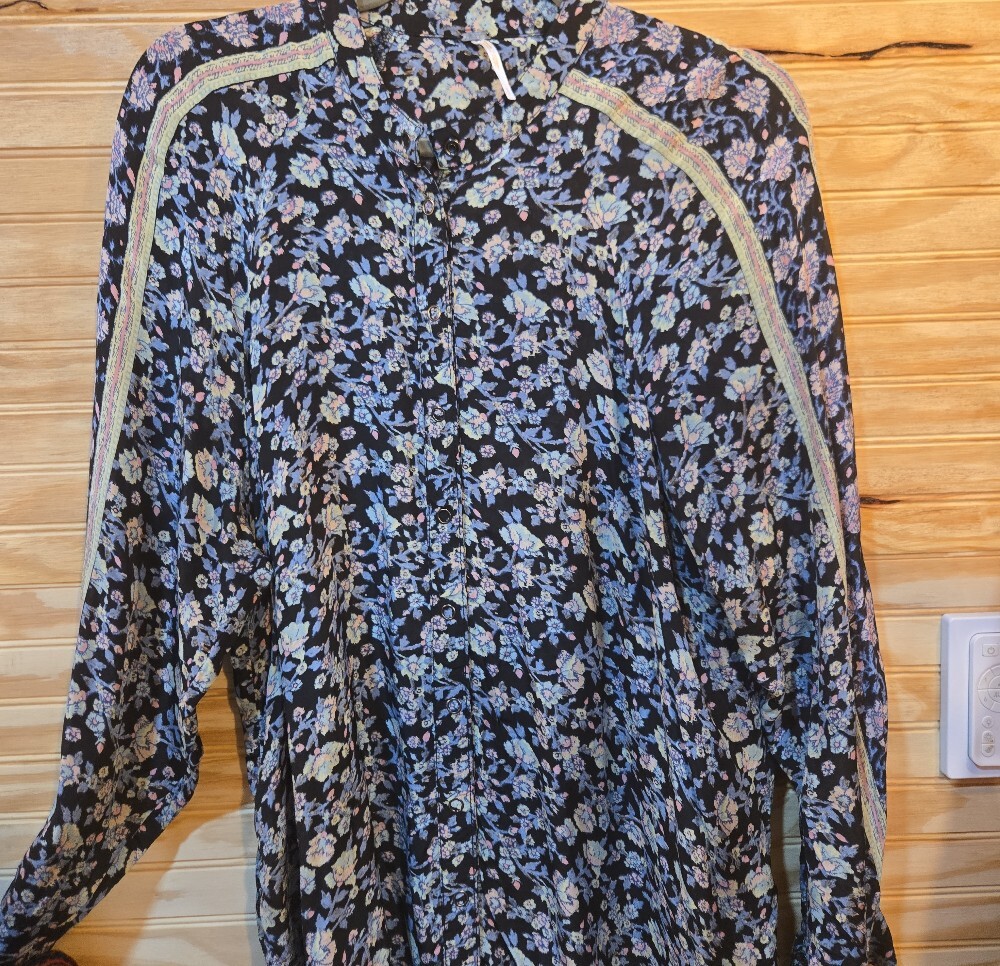 Free People - Picture 2 of 6